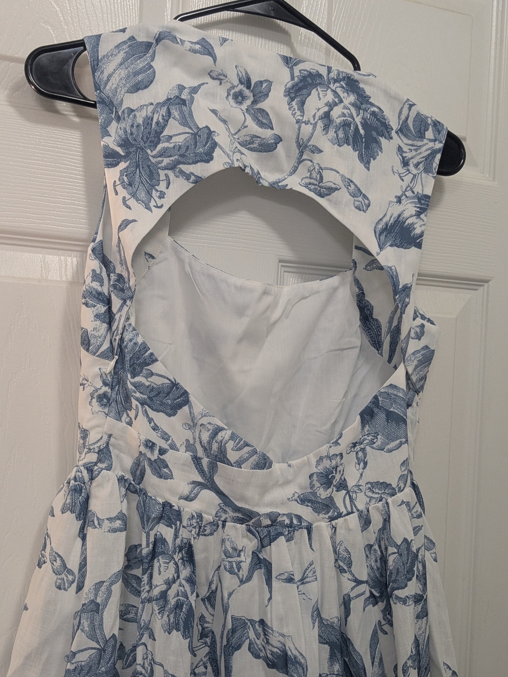 Tuckernuck White Maxi Dress with Blue Floral Print - Picture 7 of 8